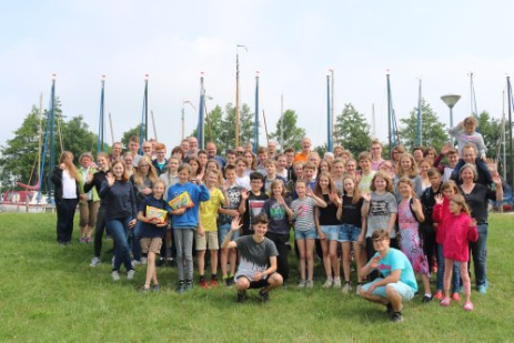 Die ganze Segel-AG grüßt 2018 in Friesland